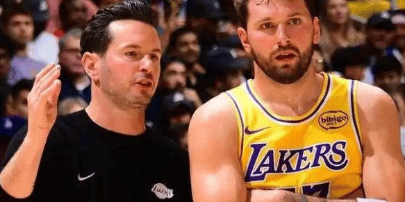 c7-詹姆斯让权，东契奇扛旗：湖人锁定季后赛，新老王权平稳交接