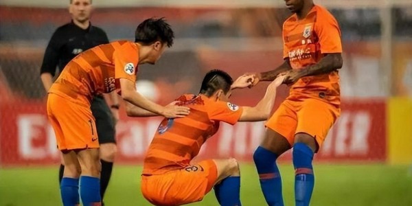 c7c7.app-意外！彭啸曾表示他未来只会为国安队效力，为何如今却成鲁能主力