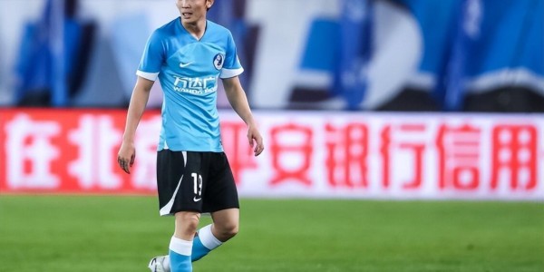 成都蓉城左后卫需要补强，球迷建议胡荷韬踢这个位置，值得期待