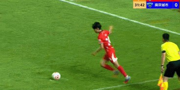 广西恒宸1-0南京城市，梁奕斌轰精彩世界波，陈栋涛中楣